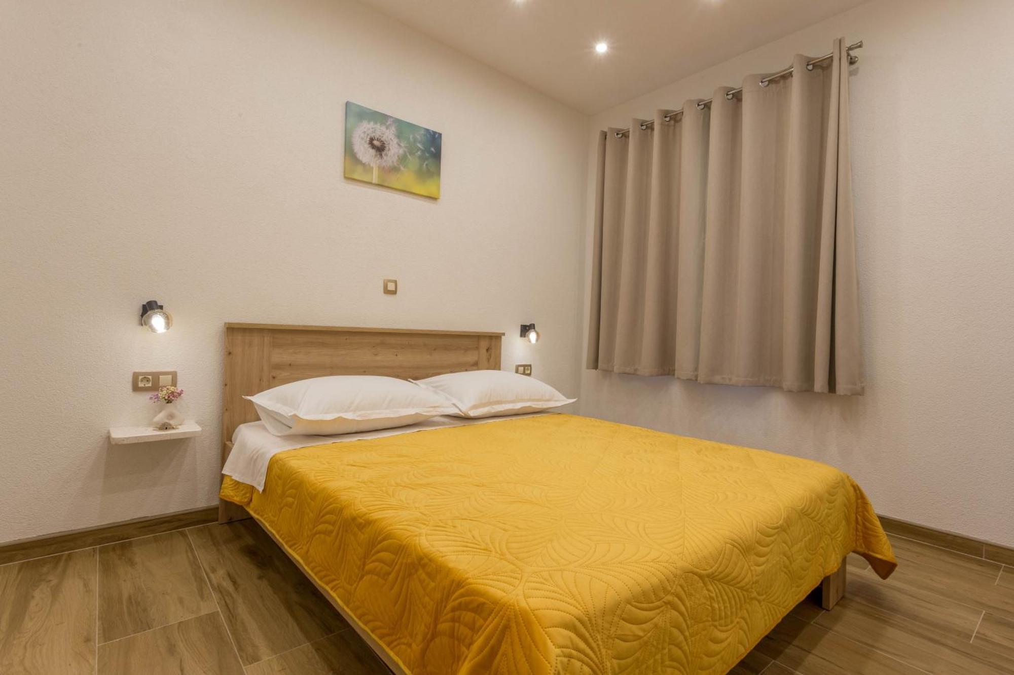 Apartment Zastupac 8761A Хвар Экстерьер фото