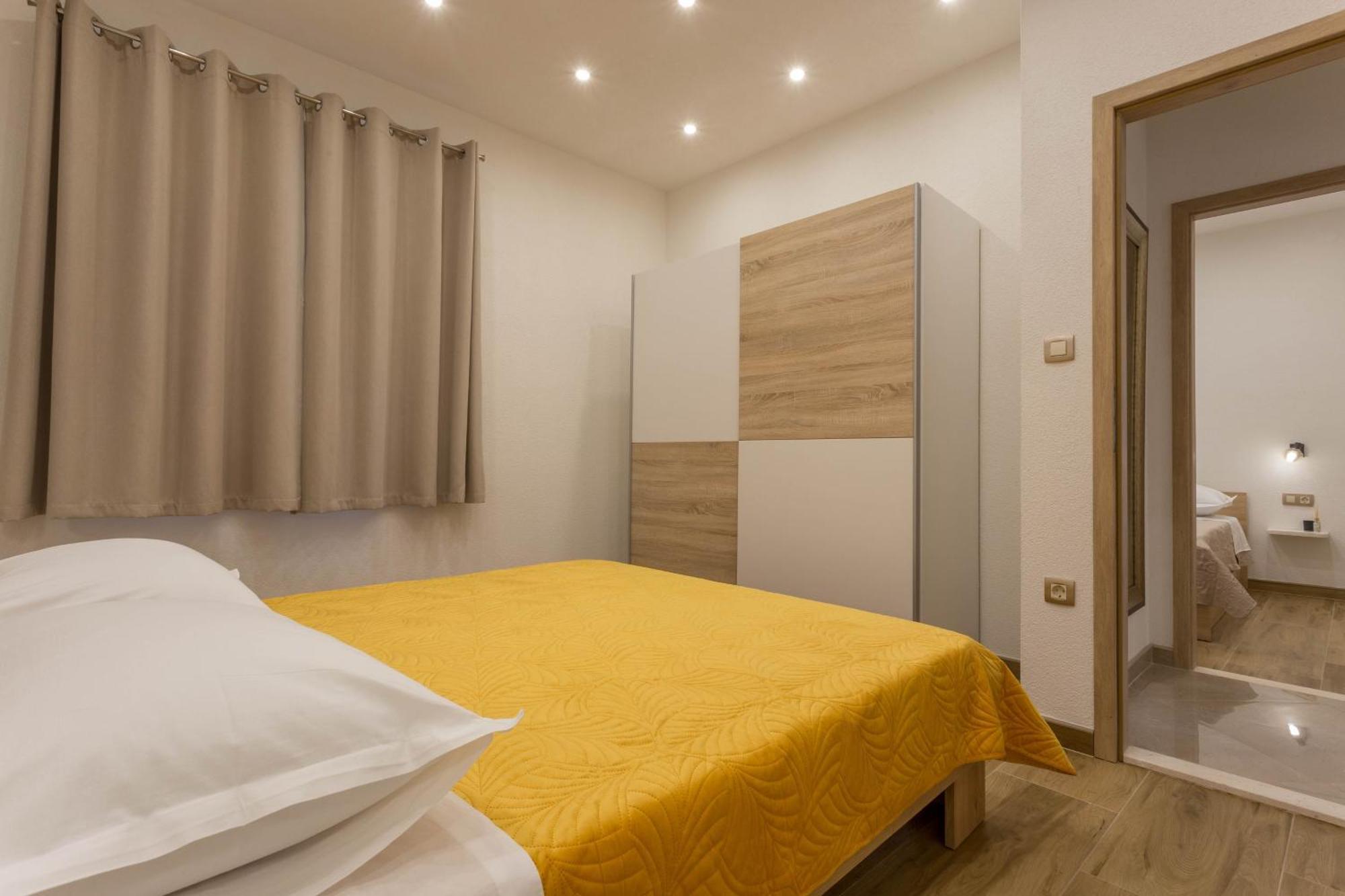 Apartment Zastupac 8761A Хвар Экстерьер фото