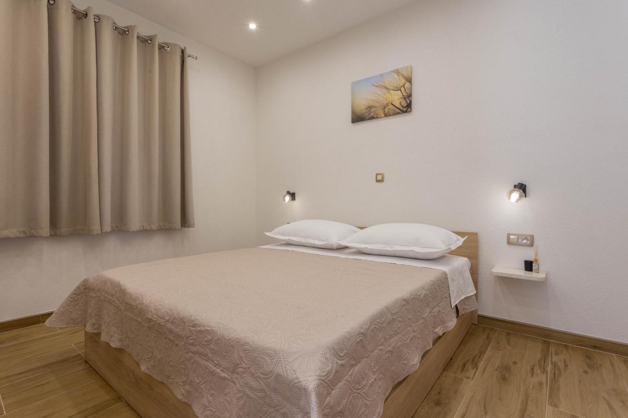 Apartment Zastupac 8761A Хвар Экстерьер фото